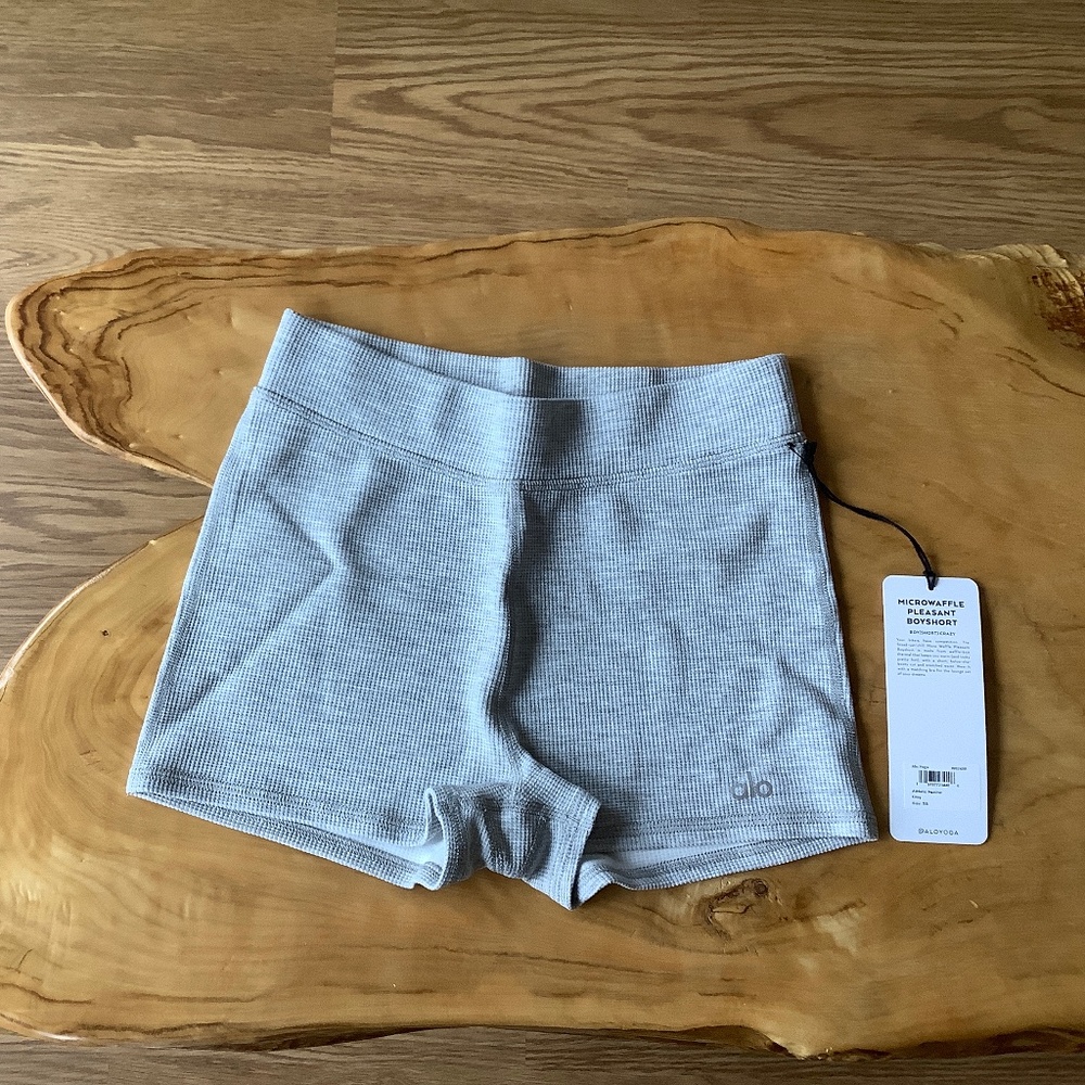 Alo Yoga XS Microwaffle Pleasant Boyshort in Athletic Heather Grey NWT